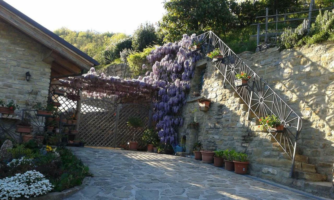Ca D' Fefi Bed & Breakfast Gorzegno Luaran gambar